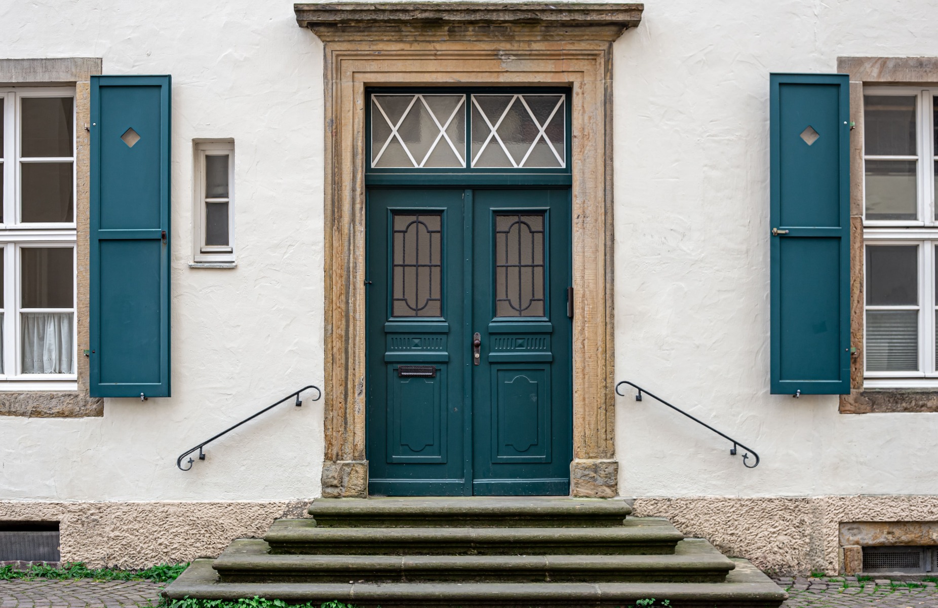 porte entrée vert bleuté le roi de la fenetre